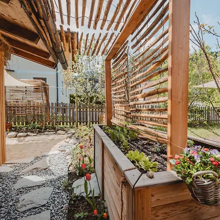 Garden 아파트 *